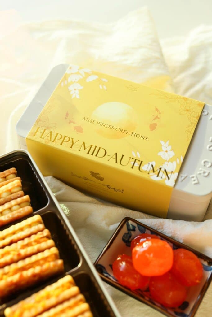 【Mid-Autumn Special】Golden Salted Egg Yolk Buttercream Cookie Sandwich (9pcs) 【中秋限定】金沙蛋黃焦糖奶油夾心曲奇 (9塊) - 供應日期 Available for Pick Up (20 Sep 2025 - 20 Oct 2025)