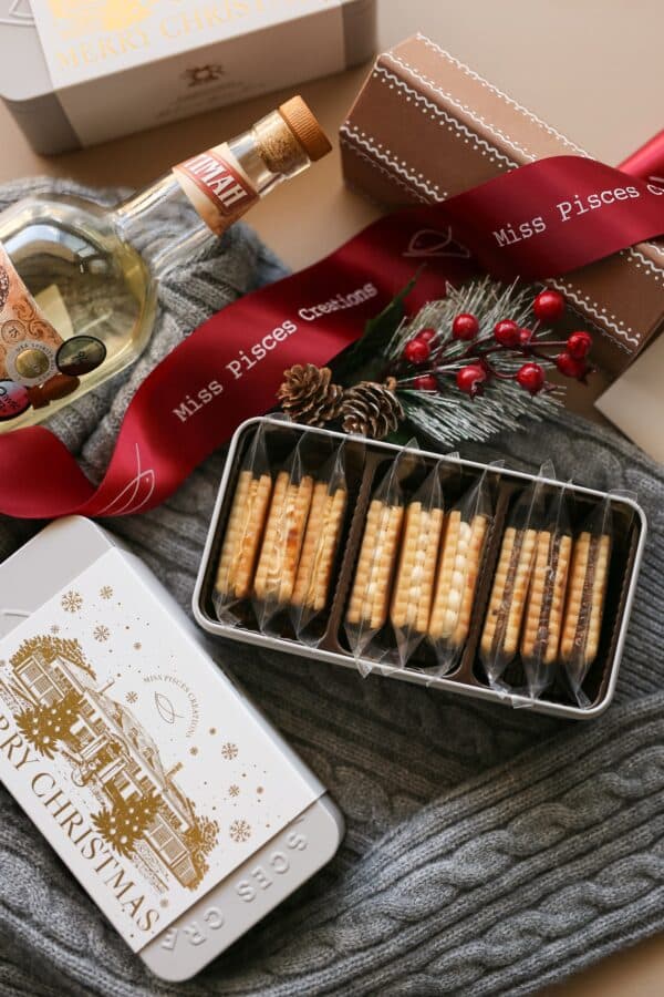 【🎄✨ 𝐋𝐢𝐦𝐢𝐭𝐞𝐝 𝐄𝐝𝐢𝐭𝐢𝐨𝐧節日限定商品 ✨🎄】
Christmas Buttercream Cookie Sandwich Gift Box 雙魚小姐聖誕焦糖奶油夾心曲奇禮盒