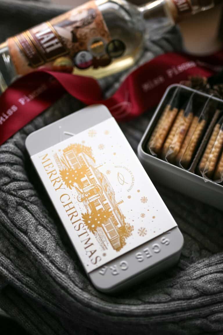 【🎄✨ 𝐋𝐢𝐦𝐢𝐭𝐞𝐝 𝐄𝐝𝐢𝐭𝐢𝐨𝐧節日限定商品 ✨🎄】Christmas Buttercream Cookie Sandwich Gift Box 雙魚小姐聖誕焦糖奶油夾心曲奇禮盒