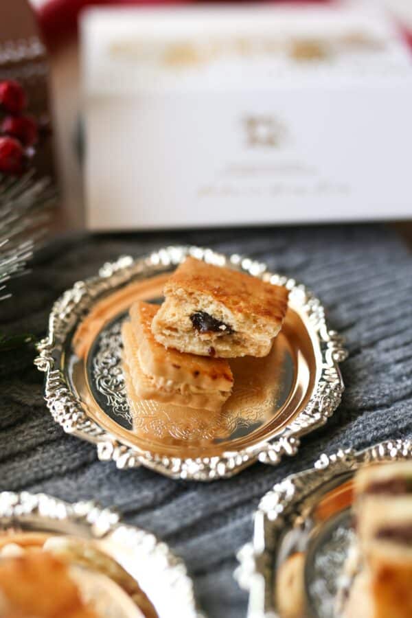 【🎄✨ 𝐋𝐢𝐦𝐢𝐭𝐞𝐝 𝐄𝐝𝐢𝐭𝐢𝐨𝐧節日限定商品 ✨🎄】
Christmas Buttercream Cookie Sandwich Gift Box 雙魚小姐聖誕焦糖奶油夾心曲奇禮盒