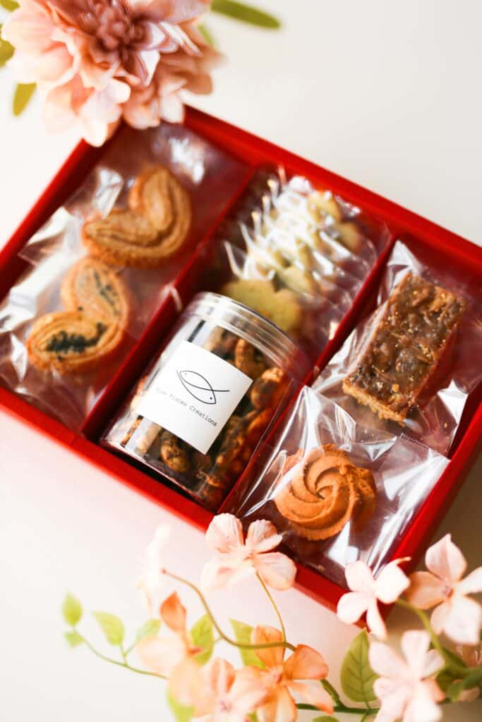 【𝐌𝐢𝐬𝐬 𝐏𝐢𝐬𝐜𝐞𝐬 𝐂𝐍𝐘 𝐒𝐩𝐞𝐜𝐢𝐚𝐥】Miss Pisces Chinese New Year Gift Box 雙魚小姐農曆新年雜錦常溫甜點禮盒