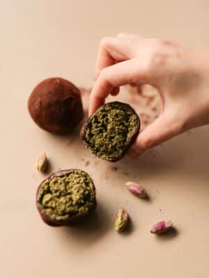 img_2294-2 Miss Pisces Dubai Chocolate Chewy Ball (6pcs / box) 杜拜朱古力棉花糖麻糬 (一盒6件)