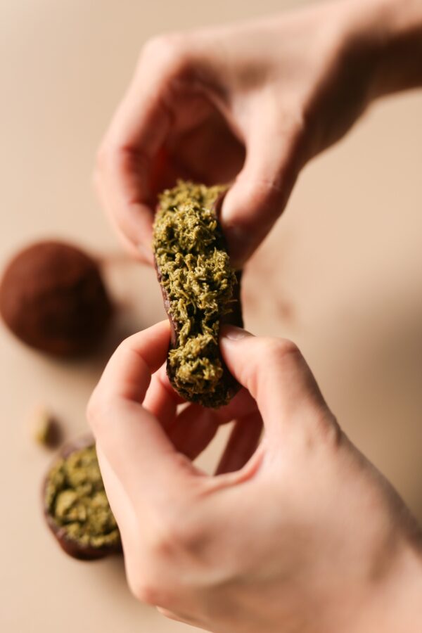 Miss Pisces Dubai Chocolate Chewy Ball (6pcs / box) 杜拜朱古力棉花糖麻糬 (一盒6件)