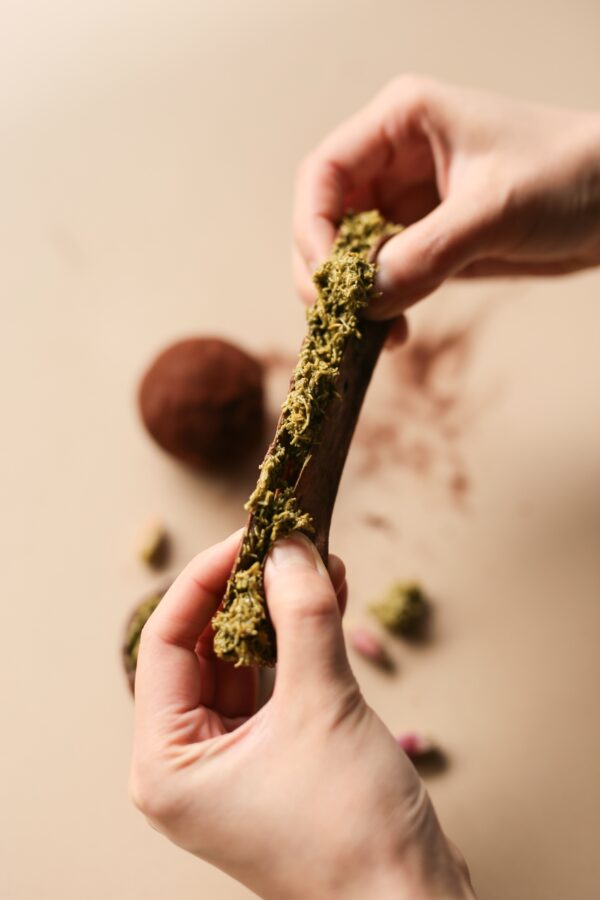 Miss Pisces Dubai Chocolate Chewy Ball (6pcs / box) 杜拜朱古力棉花糖麻糬 (一盒6件)