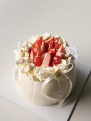 Strawberry & Crème Brûlée Chiffon Cake 草莓焦糖燉蛋戚風蛋糕 (whole cake)