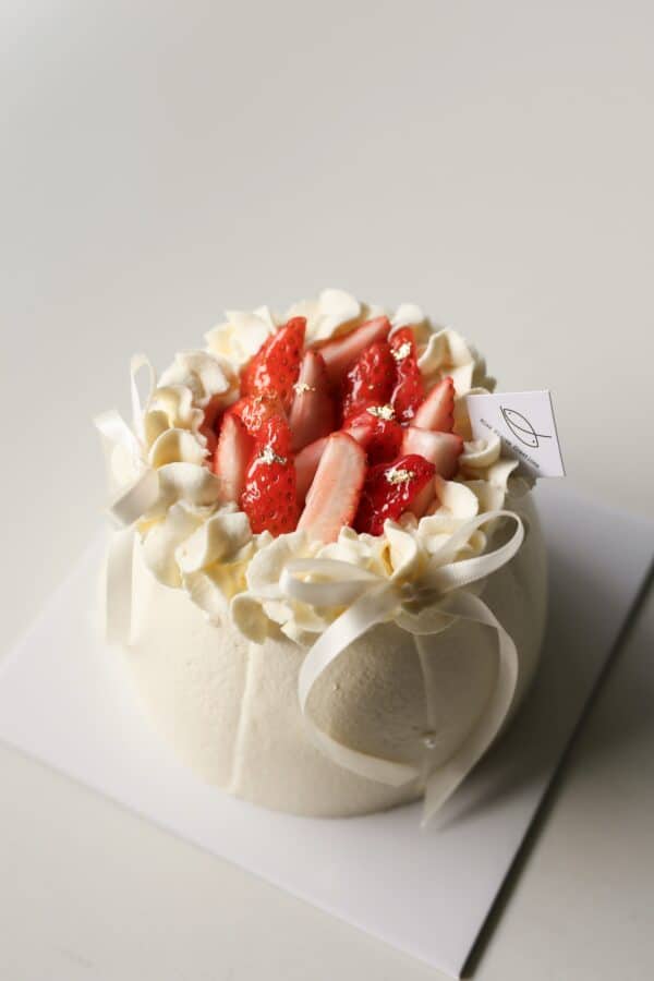 Strawberry & Crème Brûlée Chiffon Cake 草莓焦糖燉蛋戚風蛋糕 (whole cake)