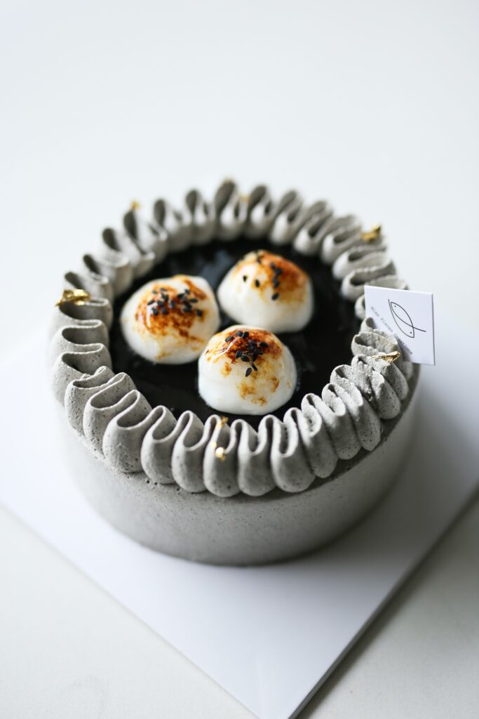 Black Sesame Basque Cheesecake 特濃日式黑芝麻巴斯克芝士蛋糕 (whole cake)