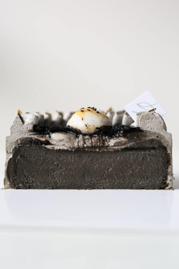 Black Sesame Basque Cheesecake 特濃日式黑芝麻巴斯克芝士蛋糕 (whole cake)