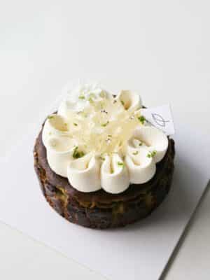 Lime Gelée Jasmine Basque Cheesecake 青檸果凍茉莉巴斯克芝士蛋糕 (Whole Cake)