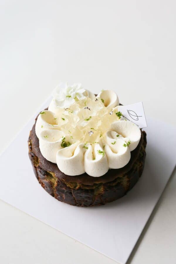 Lime Gelée Jasmine Basque Cheesecake 青檸果凍茉莉巴斯克芝士蛋糕 (Whole Cake)